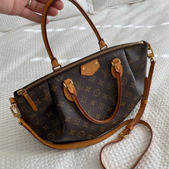 Louis Vuitton TURENNE MM Monograph Bag - Picture 9 of 15